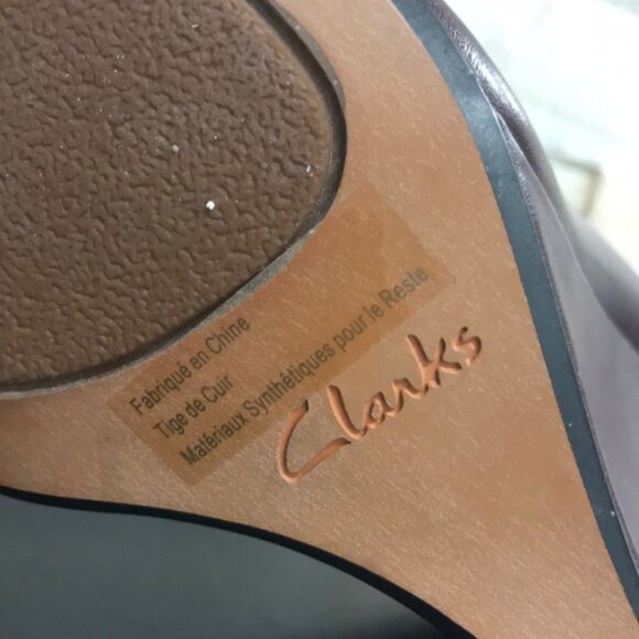 CLARKS 'Azizi Isis' Leather Wedge Pump - Picture 12 of 12